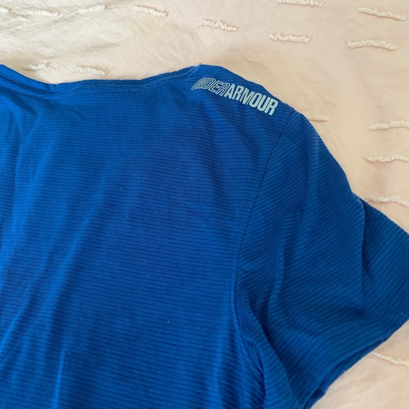 Under armour T shirt size SM - Picture 4 of 4